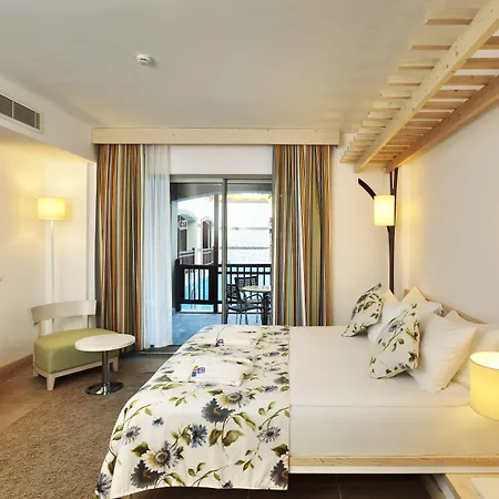 Sunis Kumkoey & Rezort Side